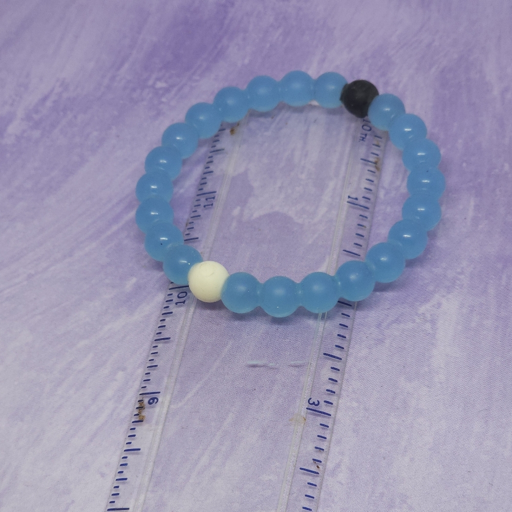 Lokai Set Of 3 Bracelets Clear-Blue-Red - Picture 7 of 8